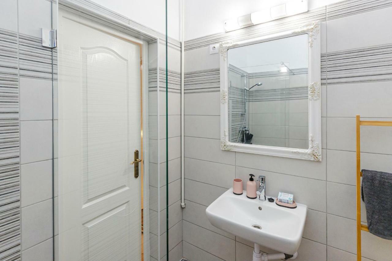 Sophie Apartman Eger Bagian luar foto