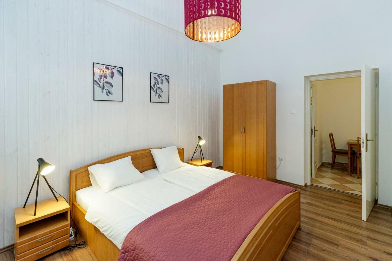 Sophie Apartman Eger Bagian luar foto